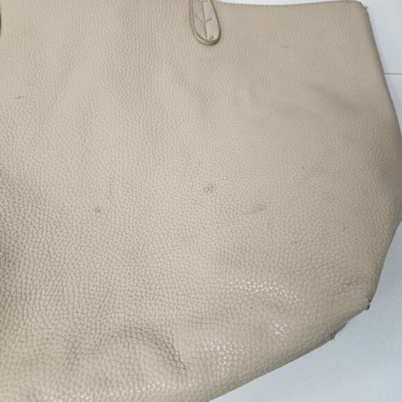 Y2K BCBG Paris Reversible Faux Leather Tote Laptop Bag Beige Goldtone Hardware - Picture 14 of 16